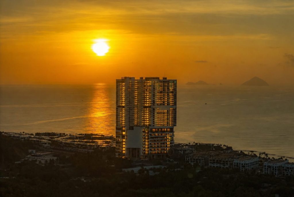 Paramount Signature chiều buông